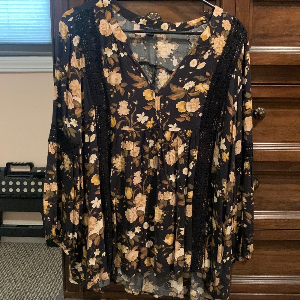 AE floral top